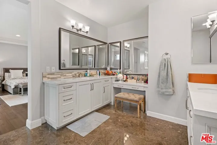 11925 N Ricasoli Way, Porter Ranch, California 91326