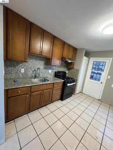 1840 90th Avenue, Oakland, California 94603