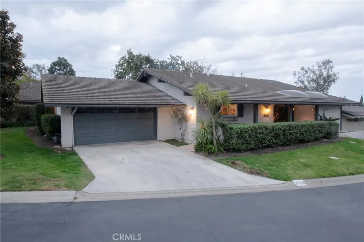 2170 Vista Entrada, Newport Beach, California 92660