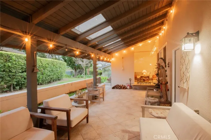 2170 Vista Entrada, Newport Beach, California 92660