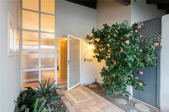2170 Vista Entrada, Newport Beach, California 92660