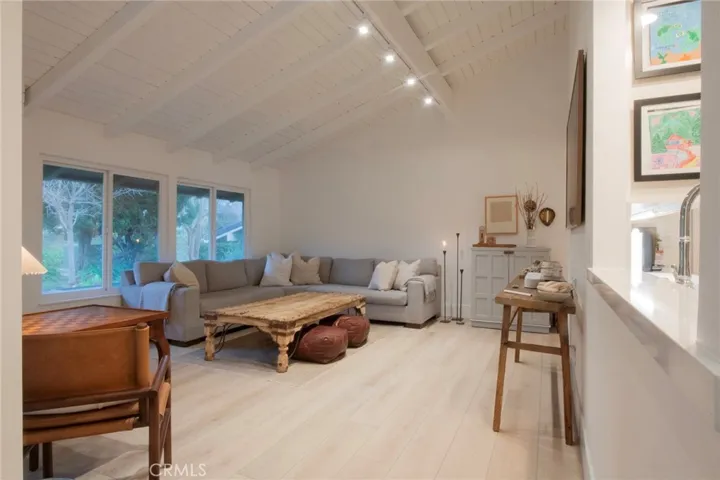 2170 Vista Entrada, Newport Beach, California 92660