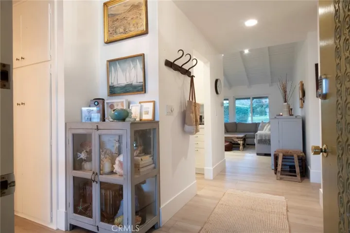 2170 Vista Entrada, Newport Beach, California 92660
