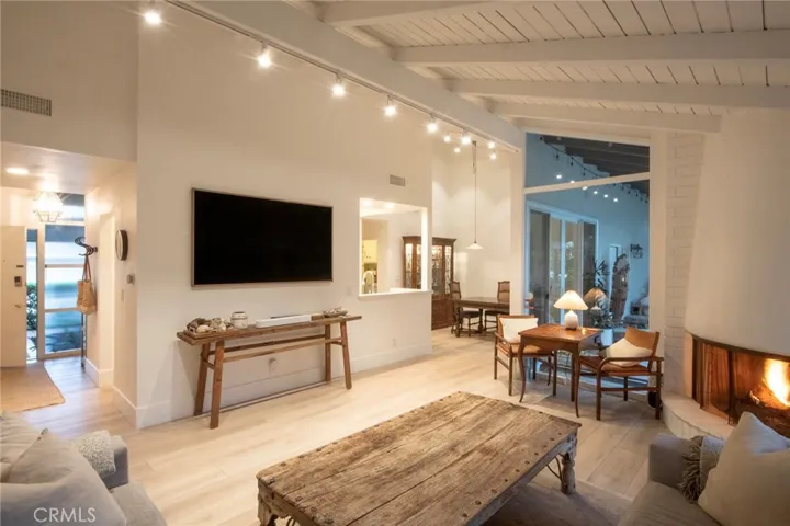 2170 Vista Entrada, Newport Beach, California 92660
