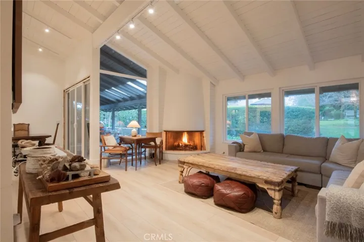 2170 Vista Entrada, Newport Beach, California 92660