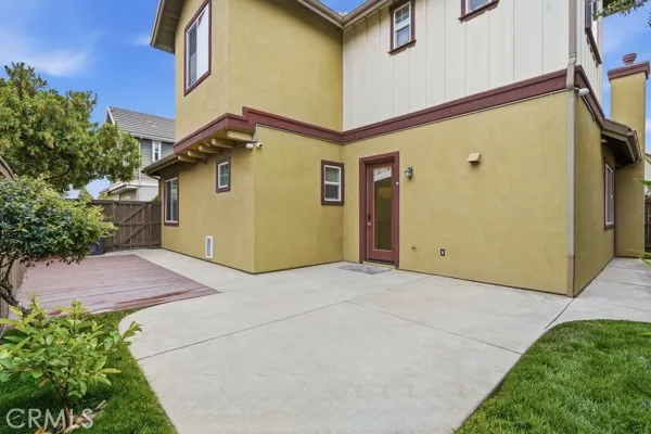 Large patio / deck area