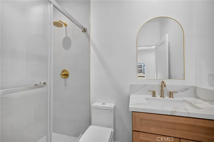 2937 10th, Los Angeles, California 90018