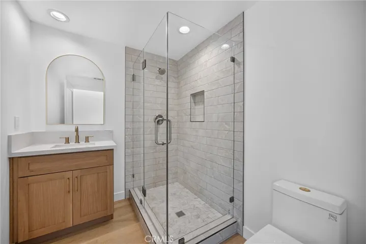 2937 10th, Los Angeles, California 90018