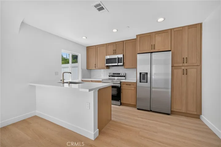 2937 10th, Los Angeles, California 90018