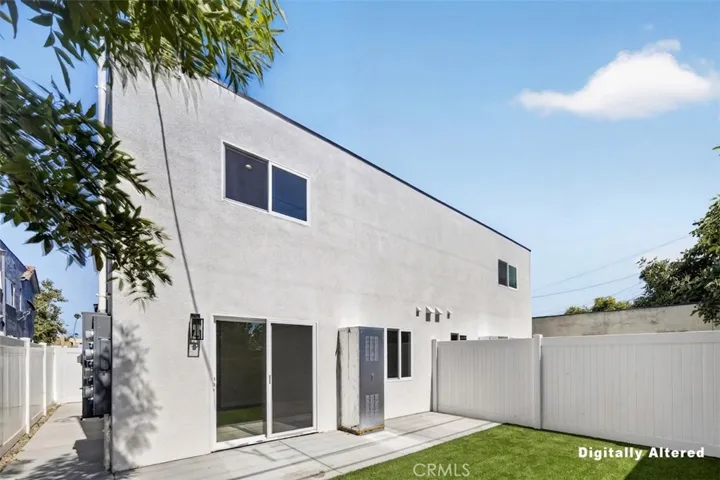 2937 10th, Los Angeles, California 90018