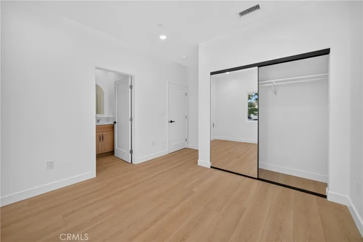 2937 10th, Los Angeles, California 90018