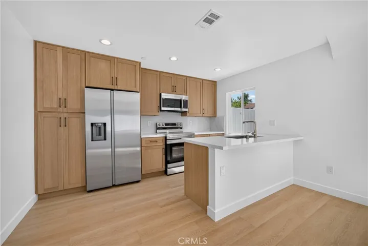 2937 10th, Los Angeles, California 90018