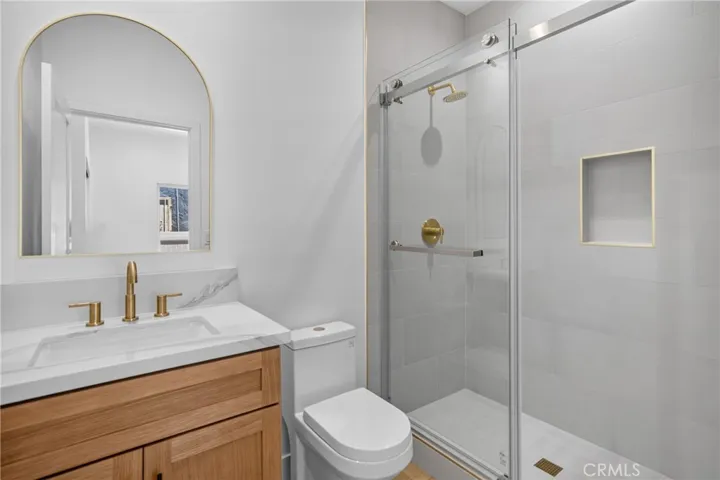 2937 10th, Los Angeles, California 90018