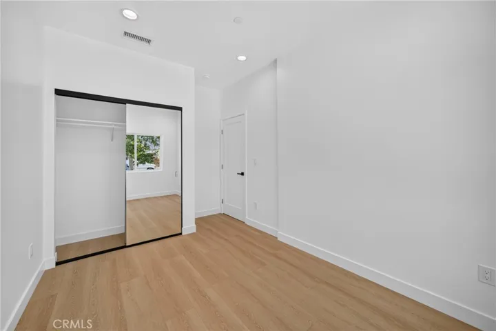 2937 10th, Los Angeles, California 90018