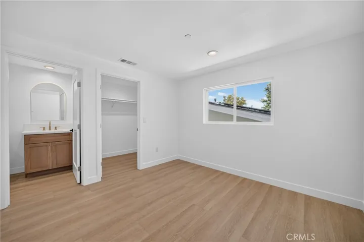 2937 10th, Los Angeles, California 90018