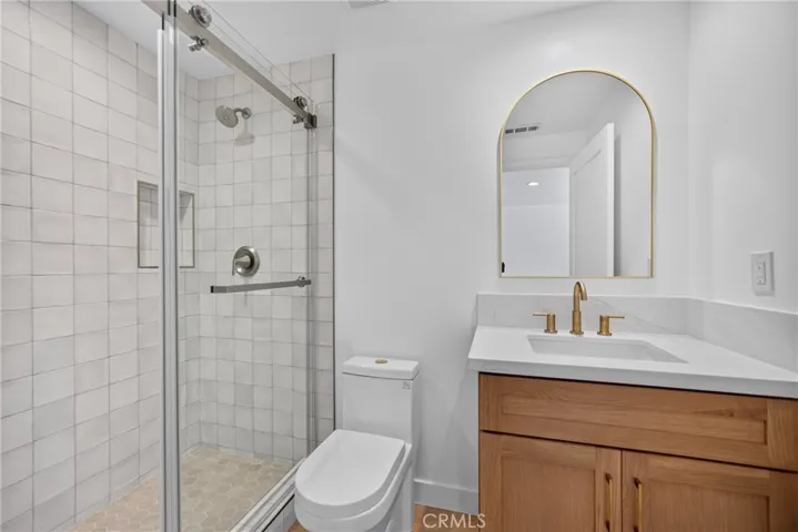 2937 10th, Los Angeles, California 90018
