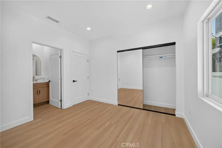 2937 10th, Los Angeles, California 90018
