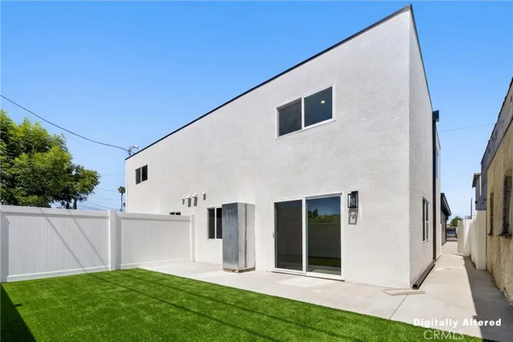 2937 10th, Los Angeles, California 90018