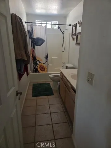 7648 Jenkins, Hesperia, California 92345