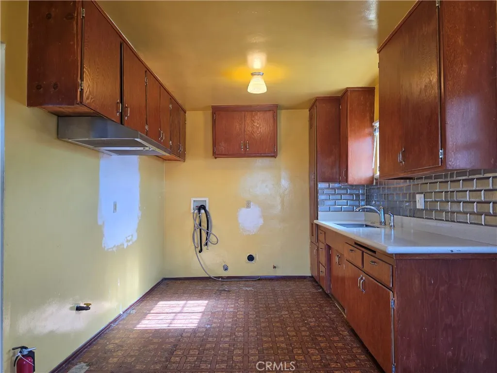 1206 W 134th, Compton, California 90222 — photo 4