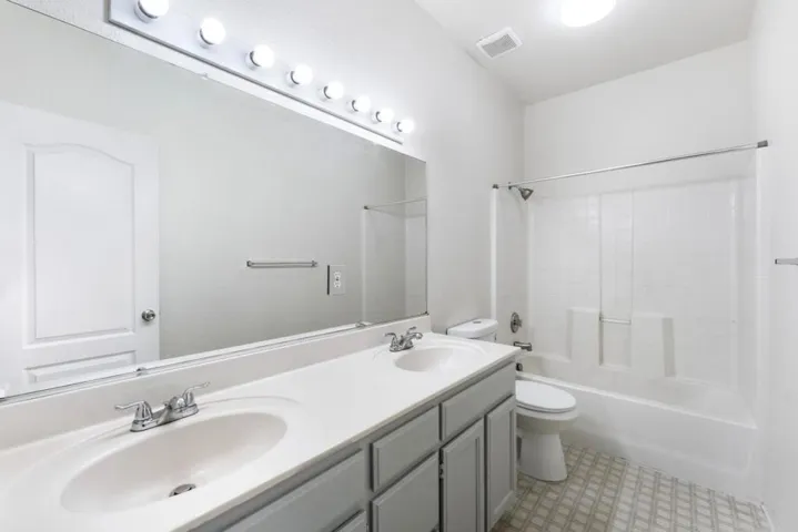 3 Mill Springs Court, Pittsburg, California 94565