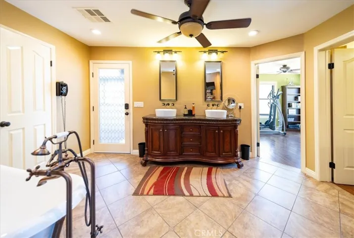 Primary bath with deck access