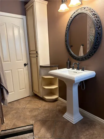 Downstairs guest bath