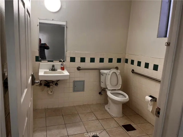 11237 Lower Azusa, El Monte, California 91731