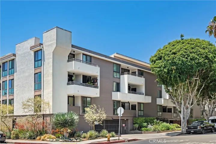 911 N Kings Road 319, West Hollywood, California 90069