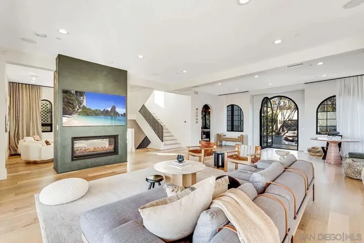 5342 Chelsea, La Jolla, California 92037