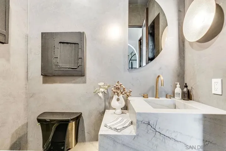 5342 Chelsea, La Jolla, California 92037