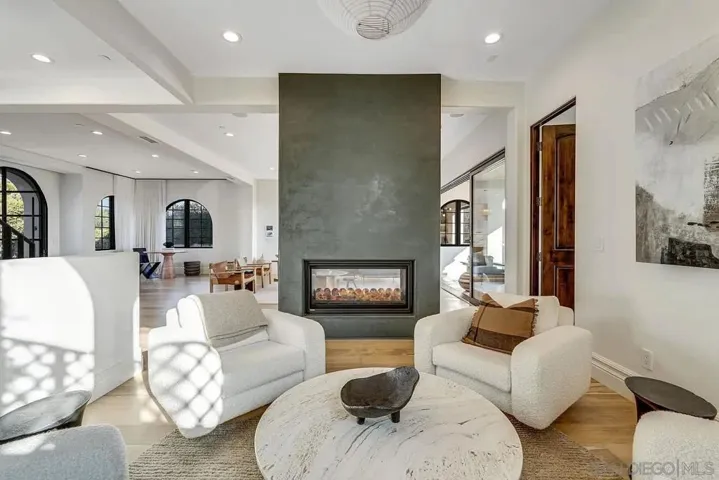 5342 Chelsea, La Jolla, California 92037