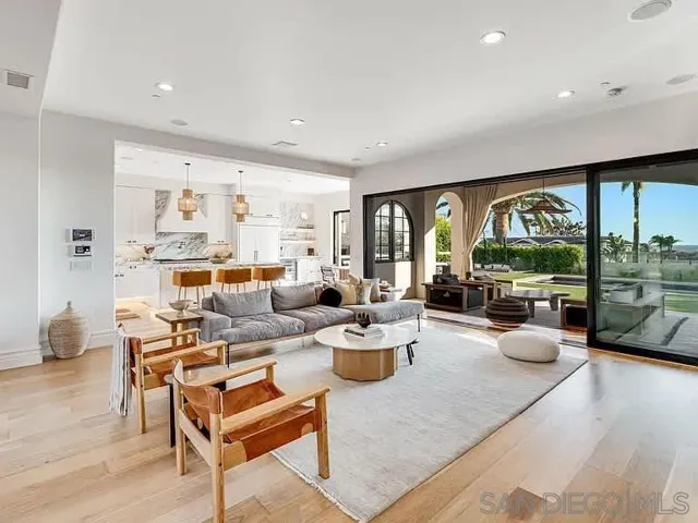 5342 Chelsea, La Jolla, California 92037