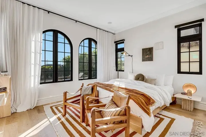 5342 Chelsea, La Jolla, California 92037