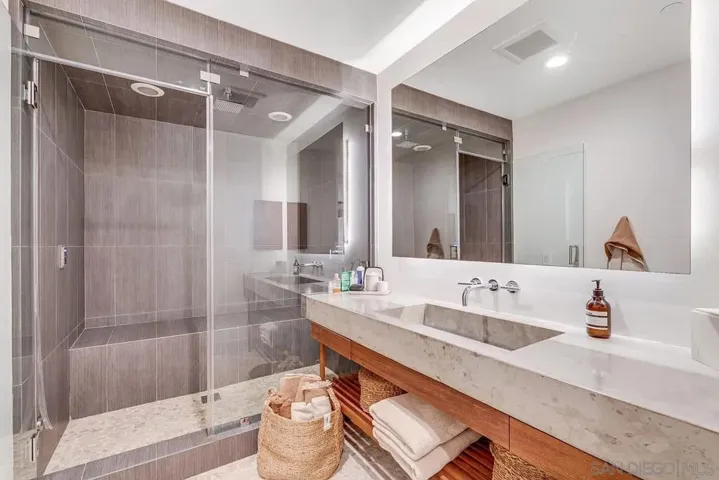 5342 Chelsea, La Jolla, California 92037