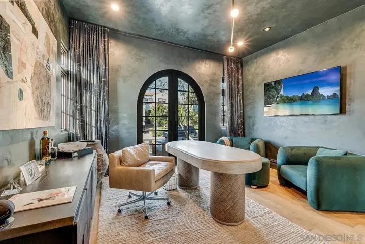 5342 Chelsea, La Jolla, California 92037