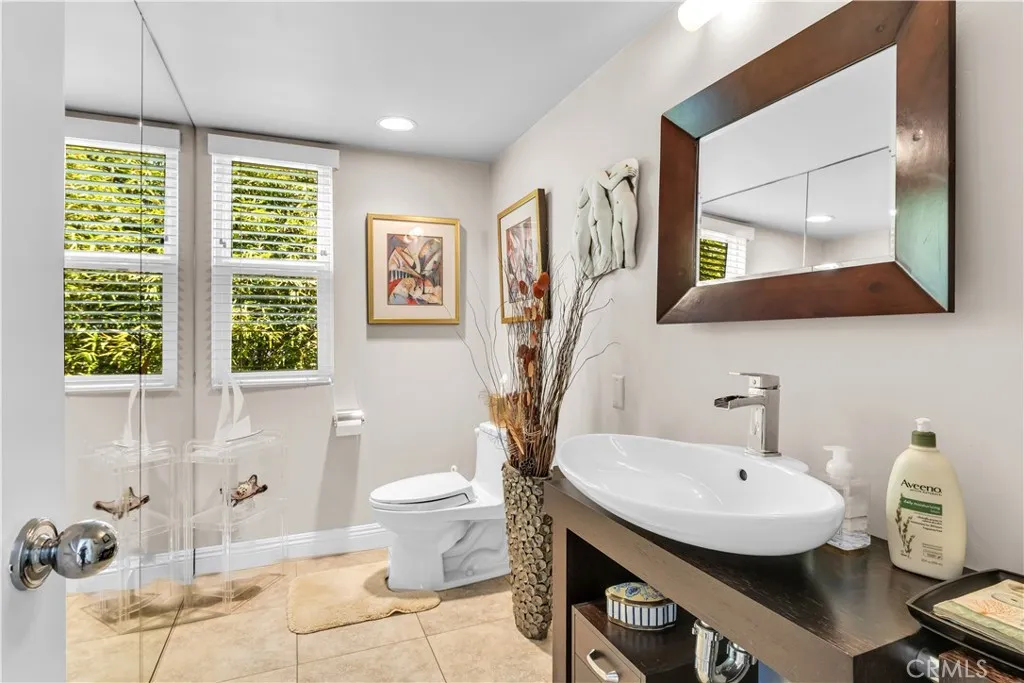 Upsatirs Bathroom