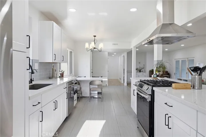 384 Colorado, Arcadia, California 91007