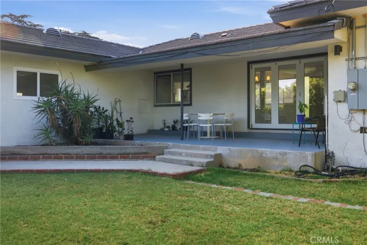 384 Colorado, Arcadia, California 91007
