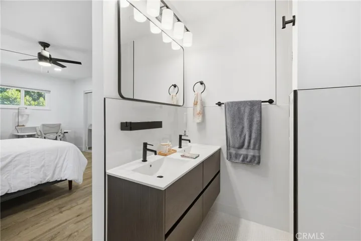 384 Colorado, Arcadia, California 91007