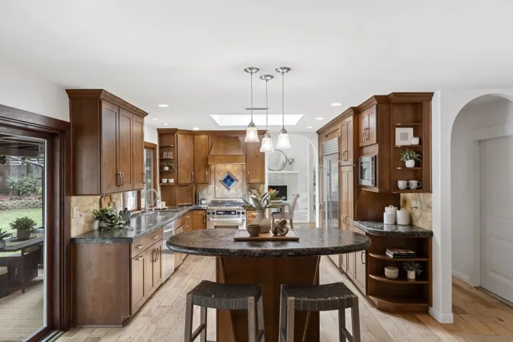 489 La Costa Ave, Encinitas, California 92024