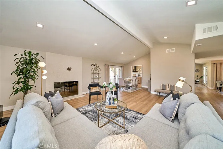 10392 Shadyridge, North Tustin, California 92705
