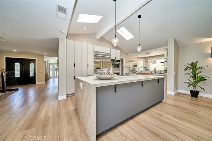 10392 Shadyridge, North Tustin, California 92705