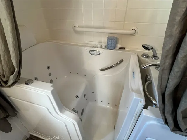 BATHROOM 1 WALK IN TUB/SHOWER