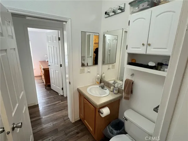 BATHROOM 2