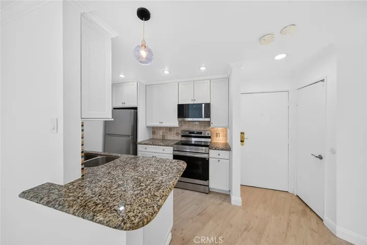 650 The Village #108, Redondo Beach, California 90277