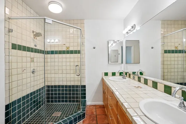 19-web-or-mls-Cathedral​​‌​​​​‌​​‌‌​​‌​​​‌‌​​​‌​​‌‌​​‌‌​​‌‌​​​​ Cyn-S2006-019