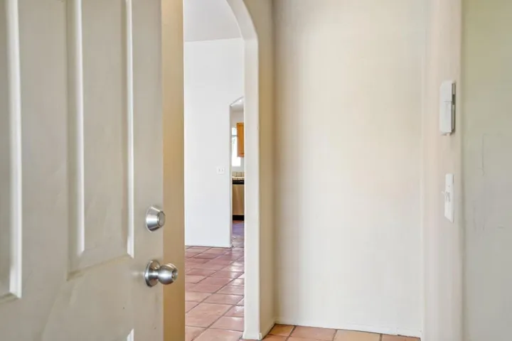 25-web-or-mls-Cathedral Cyn-S2006-025