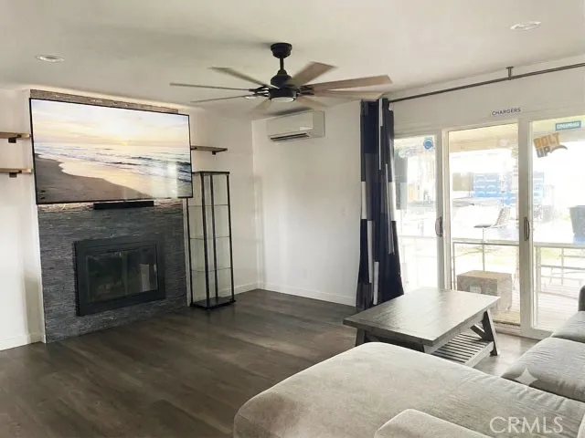 886 Joann Street, Costa Mesa, California 92627