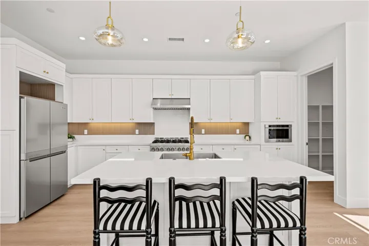 103 Eversedge, Irvine, California 92618